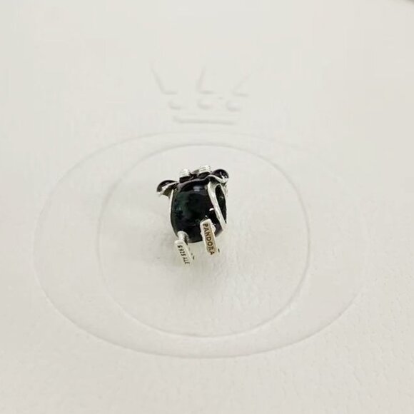 Pandora Skiing Penguin Charm - Picture 5 of 5